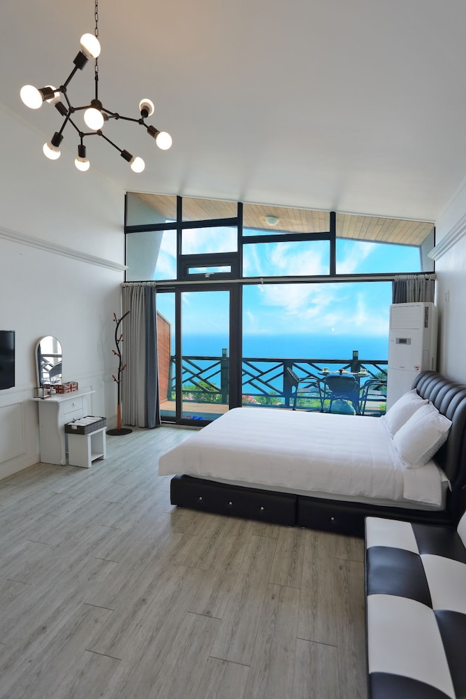 Healing View Pension 19/50