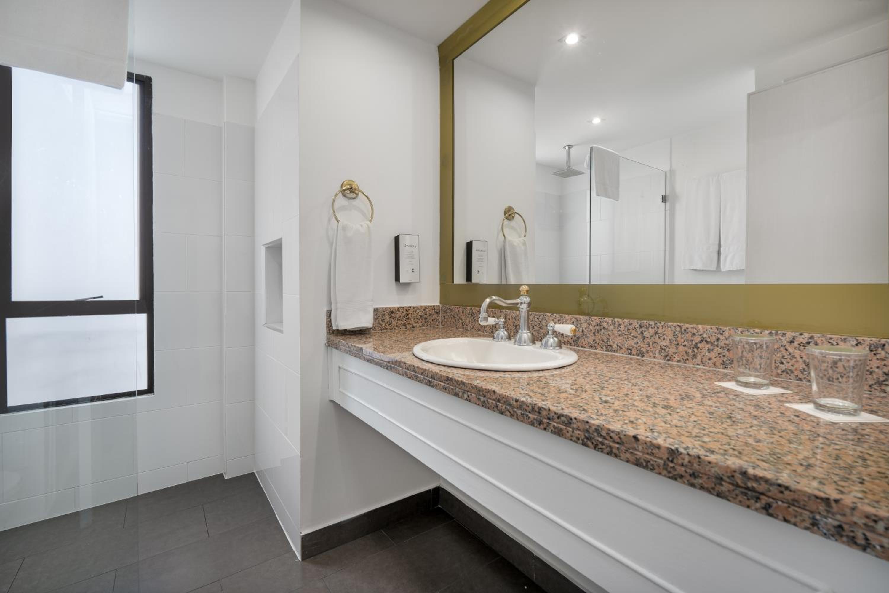 غرفة بسريرين منفصلين، Hotel Le Manoir Bogota 10/10