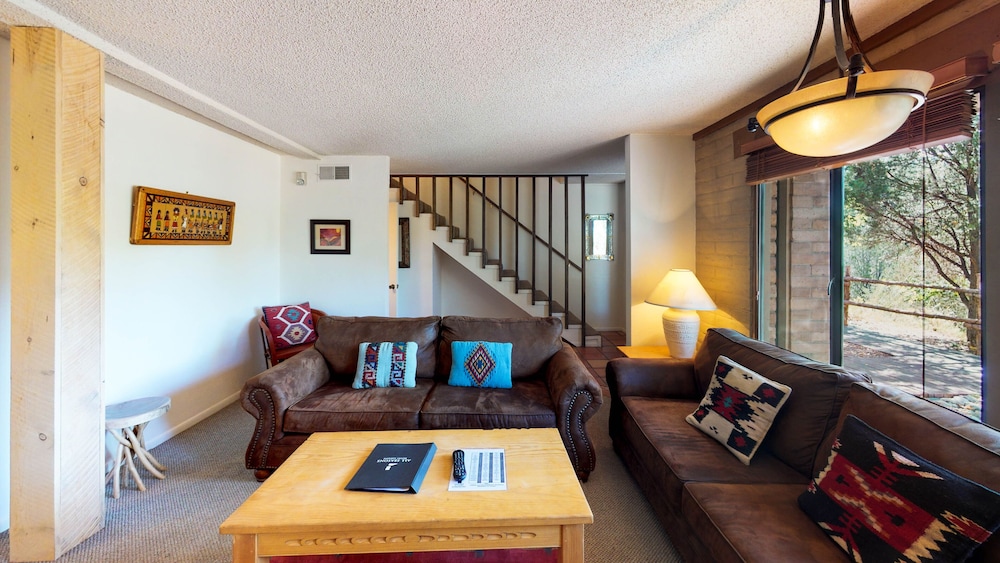 Fort Marcy Hotel Suites 28/50