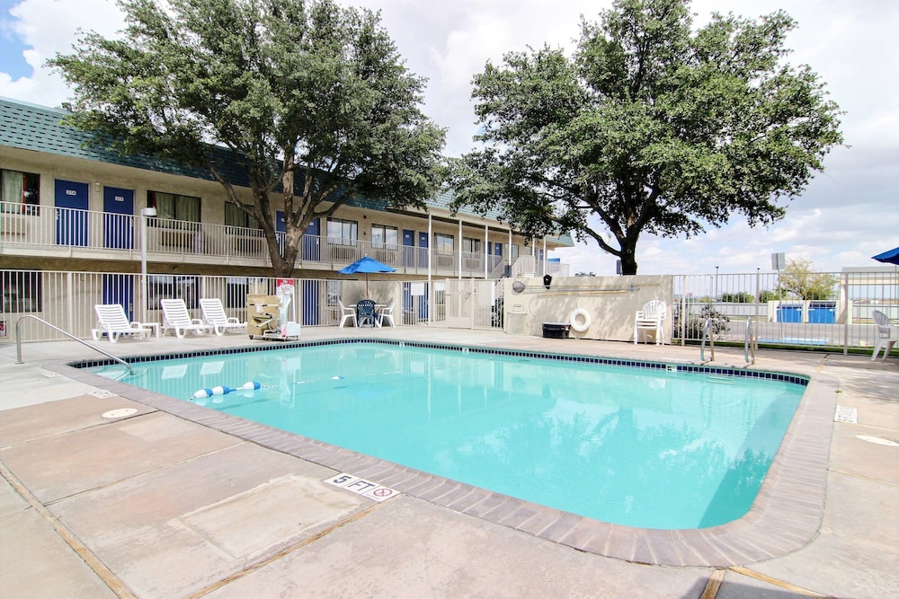 Motel6 Fort Stockton, TX 8/40