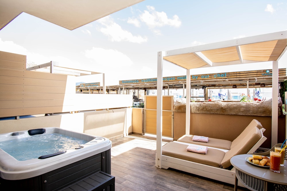 Yianna Caravel Suites by Checkin - Adults Only 36/65