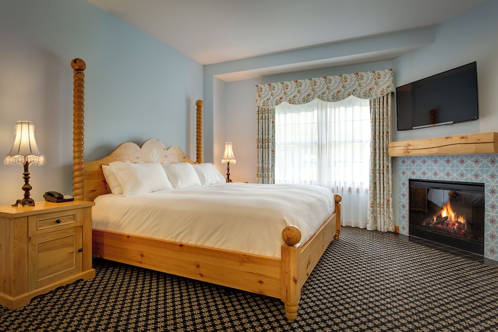 Grand, Mountain, Lodge, King Bed