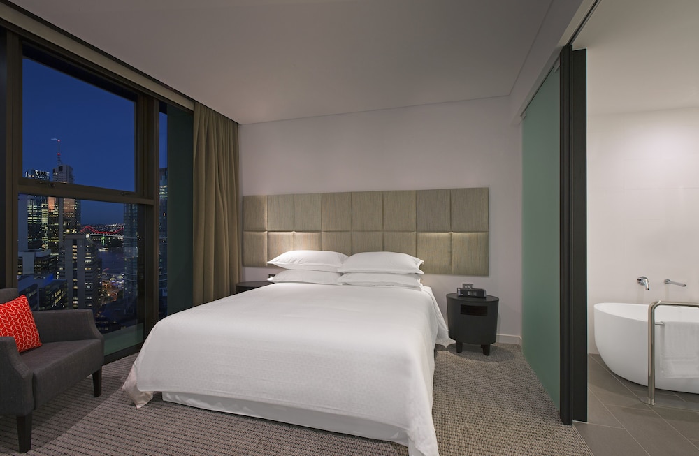 Four Points By Sheraton 6/42