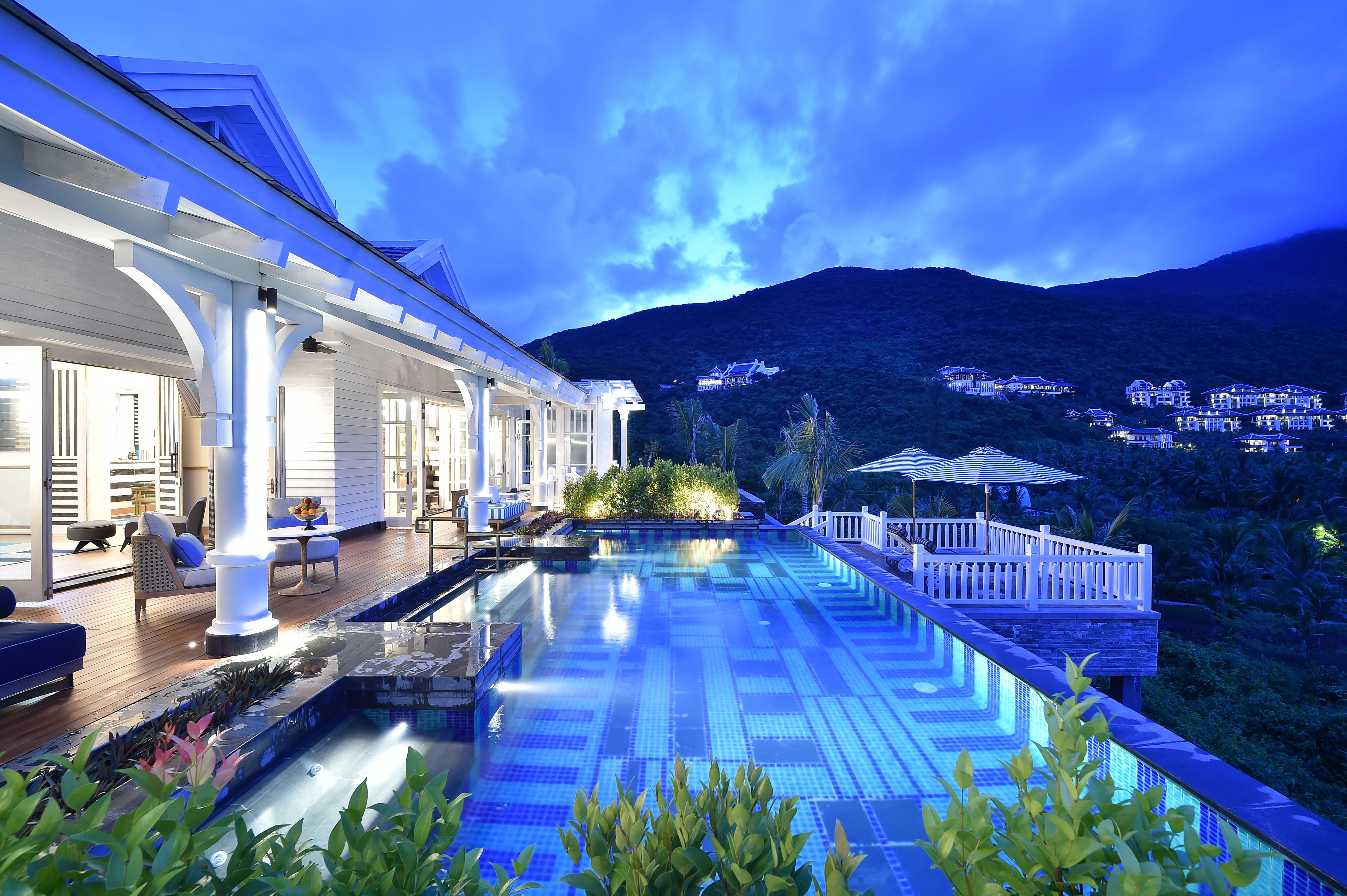 Intercontinental Danang Sun Peninsula Resort 16/50