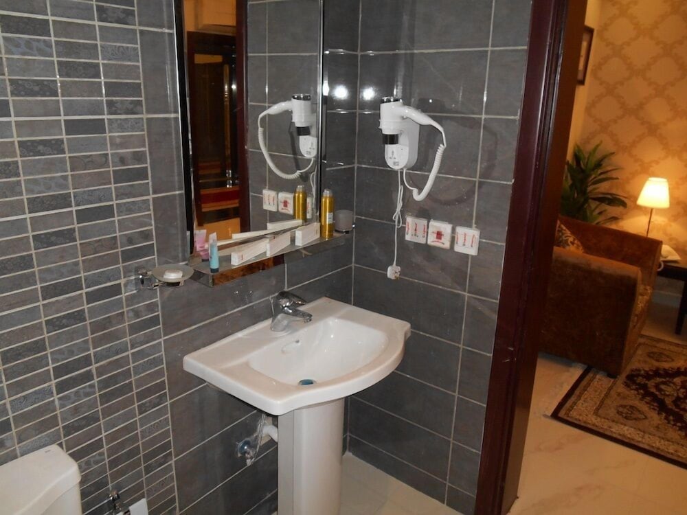 Julanar Alsharq Suites 42/44