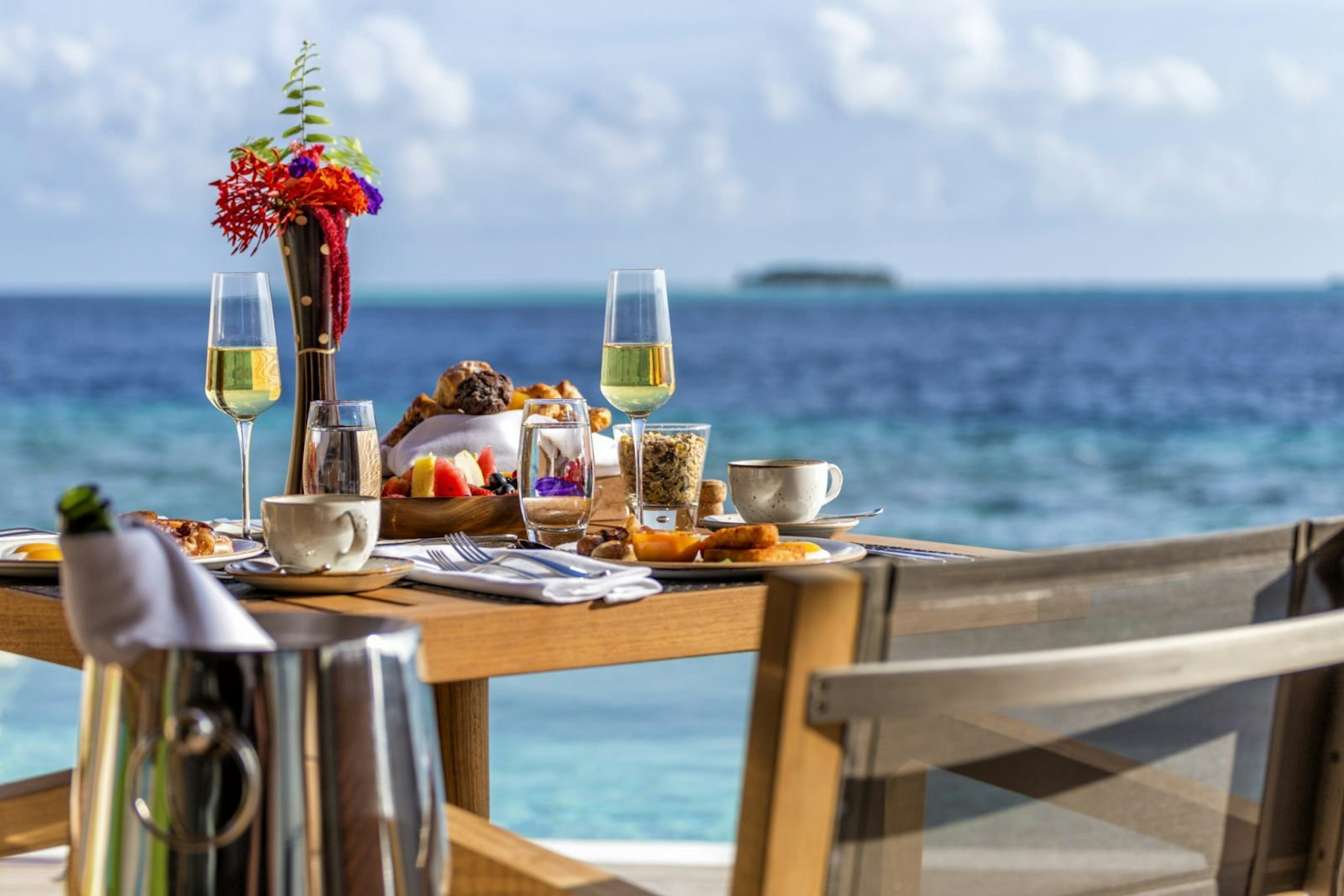 HURAWALHI ISLAND RESORT MALDIVES 71/99