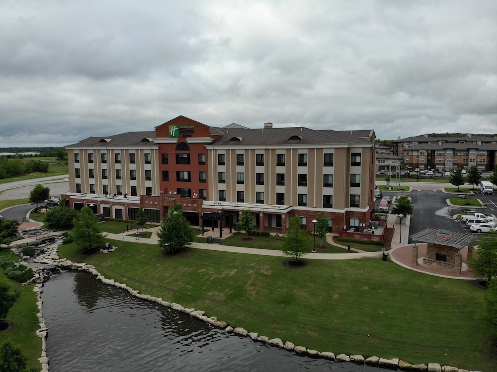 Holiday Inn Express And Suites Glenpool Tulsa South 3/52