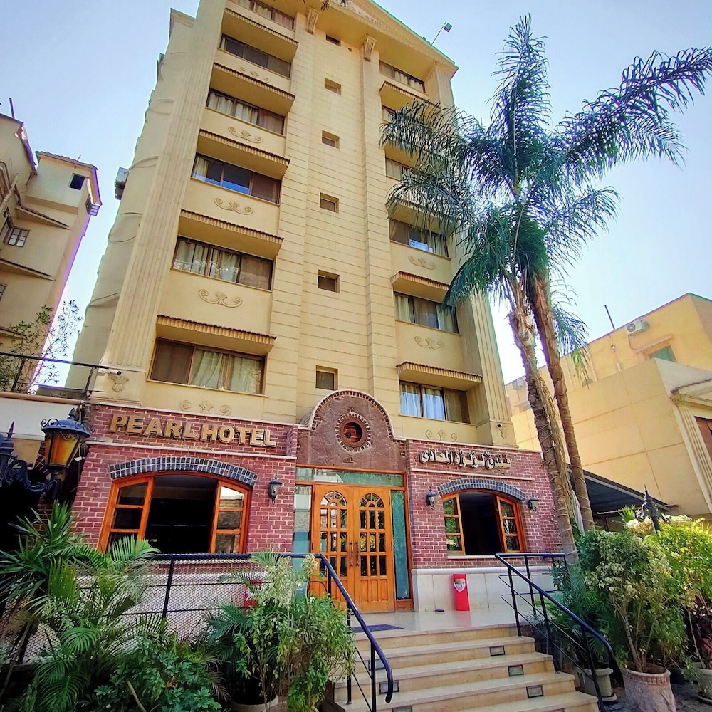 Pearl Hotel 3/39
