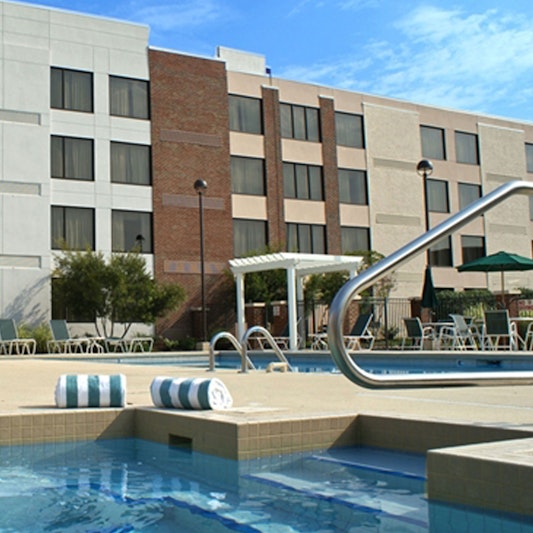 DoubleTree by Hilton Rocky Mount Hotel 20/44