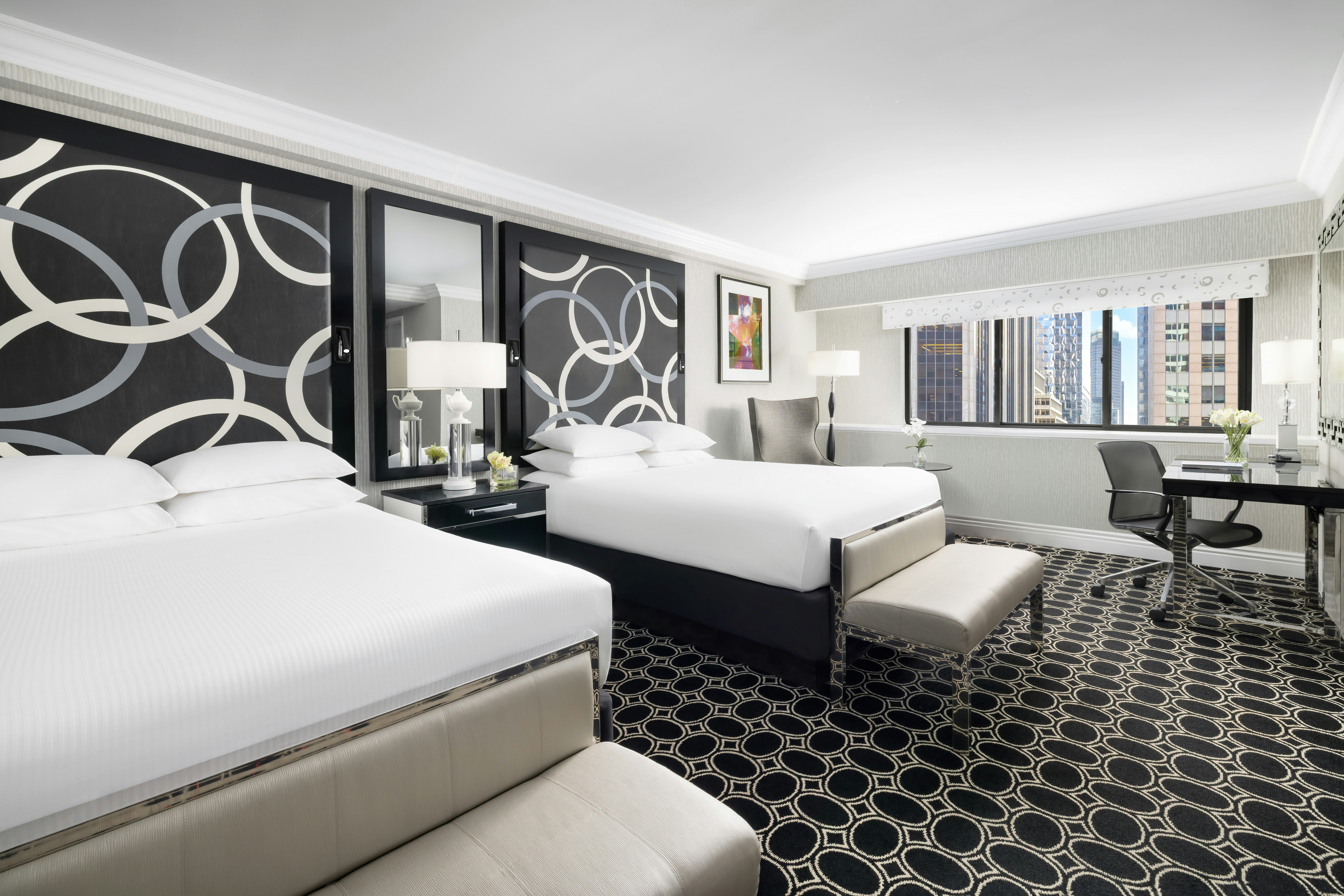 EXECUTIVE, 2 QUEEN BEDS, BALCONY