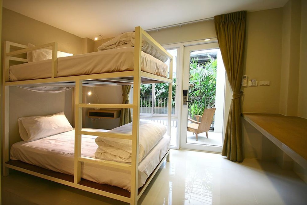 Chern Hostel 38/71