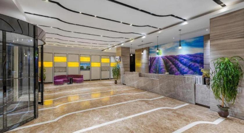 Lavande Hotel (Ganzhou Golden Plaza) 50/56