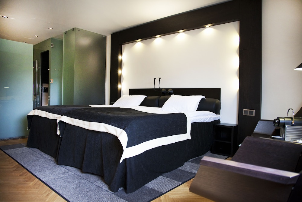Hotel Lundia 20/50