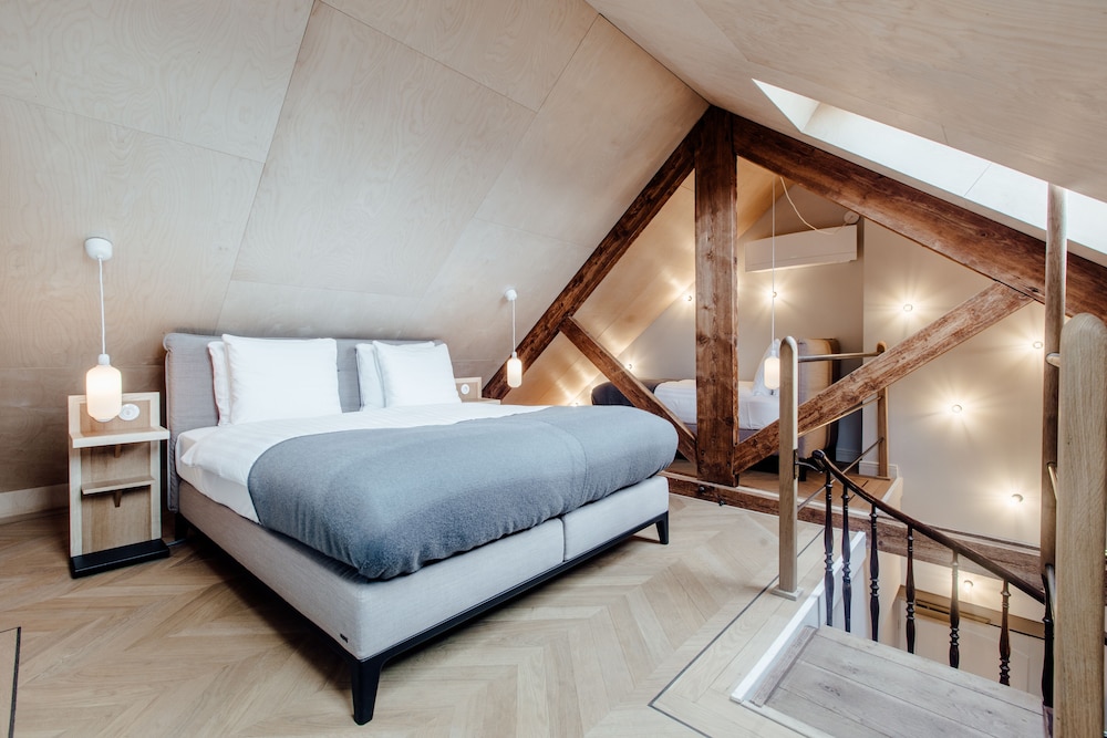 DUPLEX, STANDARD