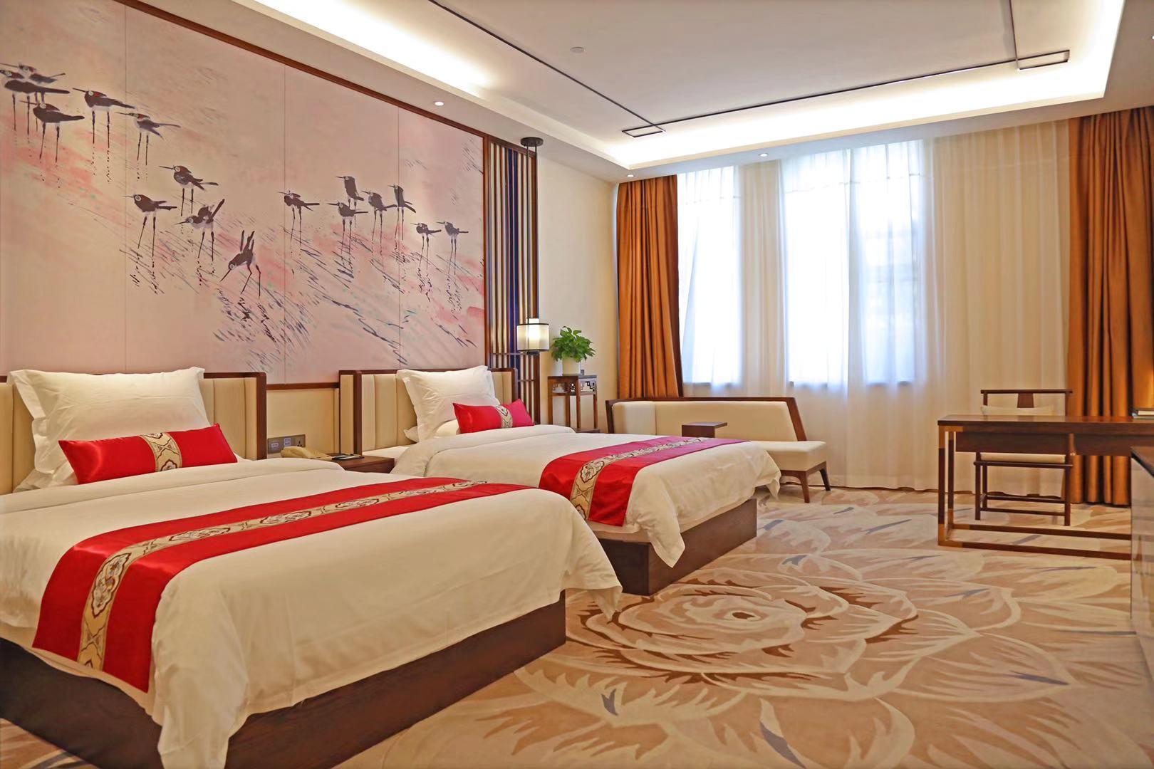 PREMIER, TWIN BEDS