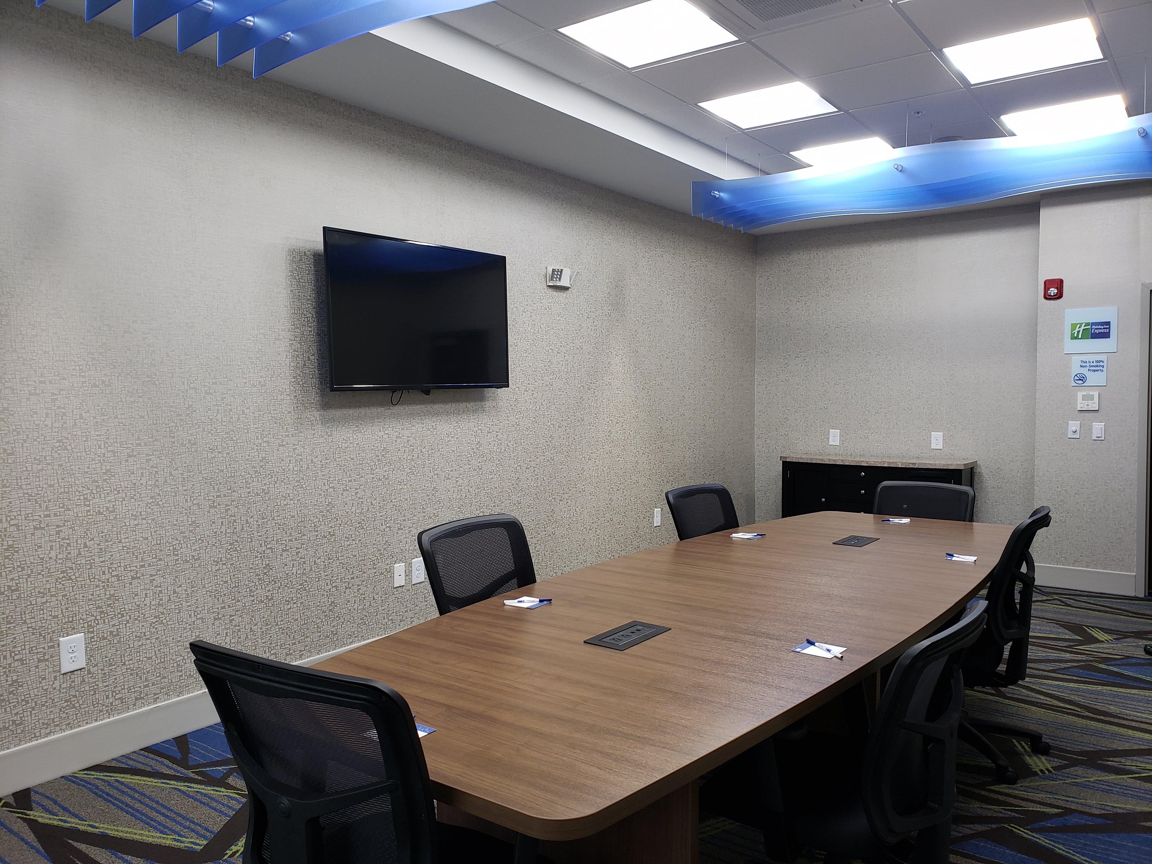 Holiday Inn Express Macon North 57/69