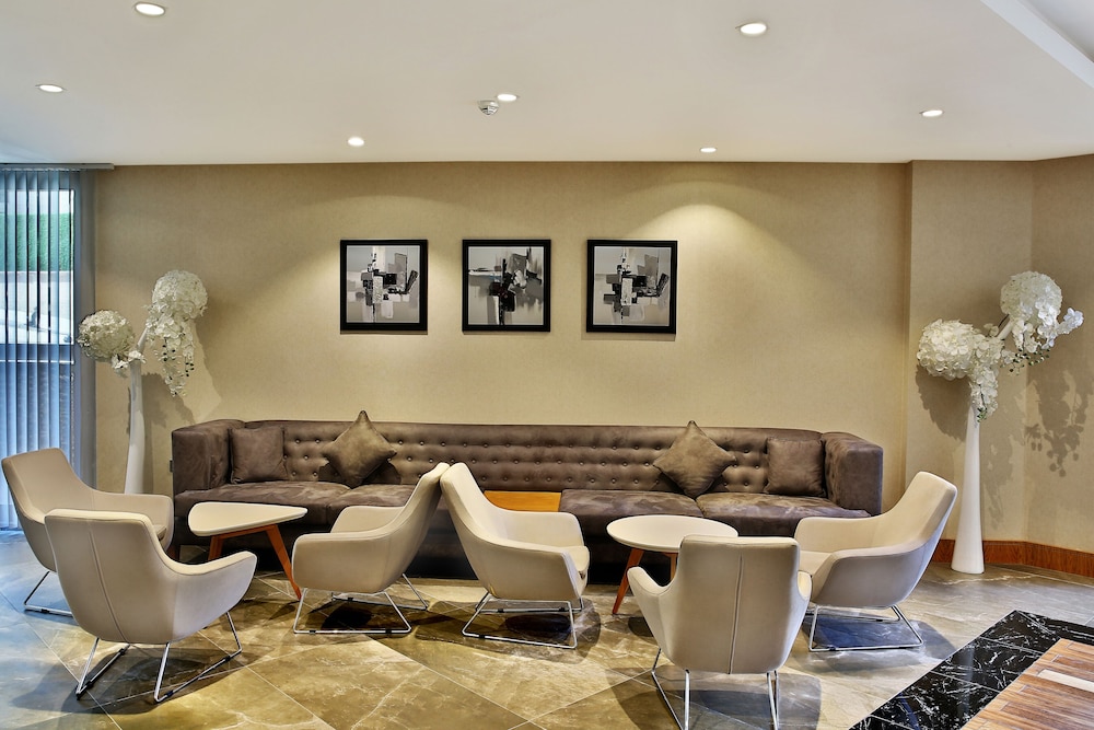 Bof Hotels Ceo Suites 43/73