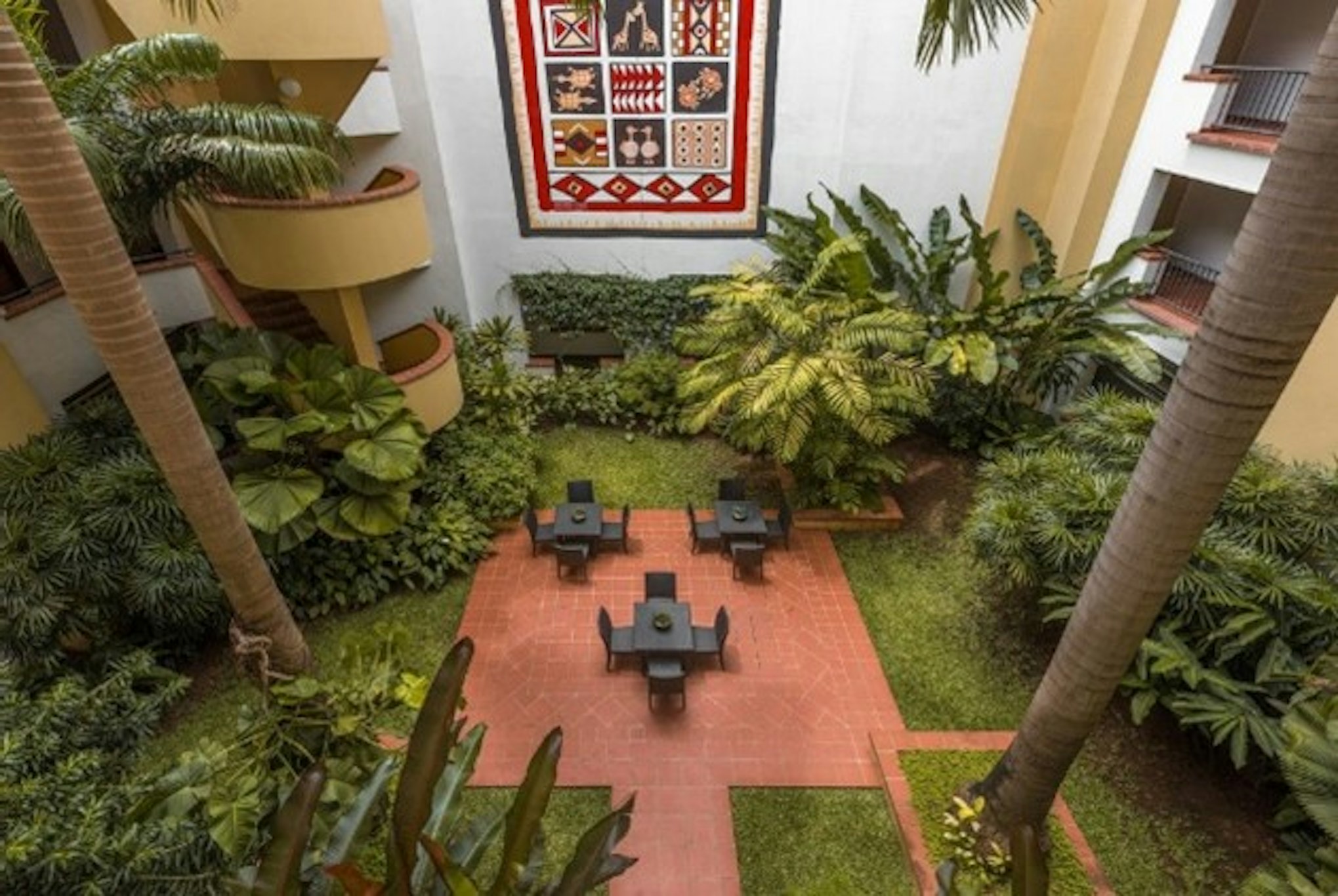 Sea Cliff Court Hotel Luxury Apartments 14/16