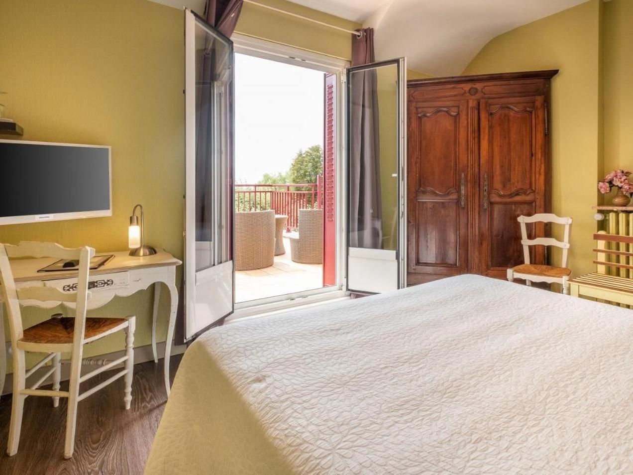 HOTEL LE COQ HARDI 21/51