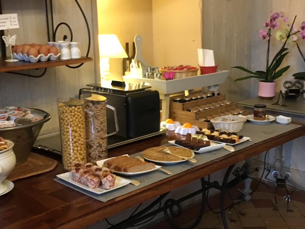 HOTEL LA ROSERAIE 30/50