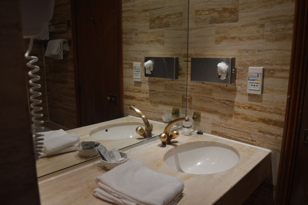 6VH Hotel 46/50
