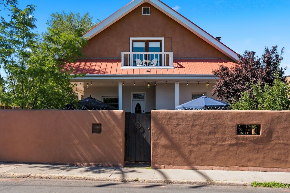 El Paradero Bed & Breakfast Inn 72/79