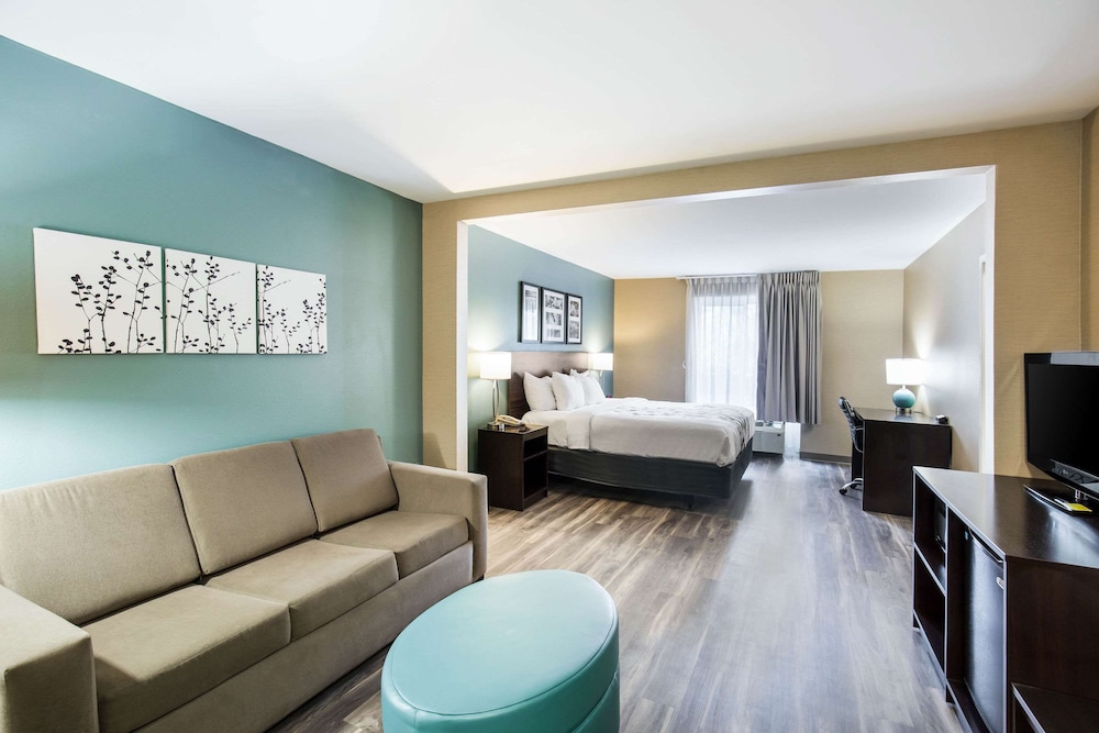 Sleep Inn and Suites Dunmore 21/29