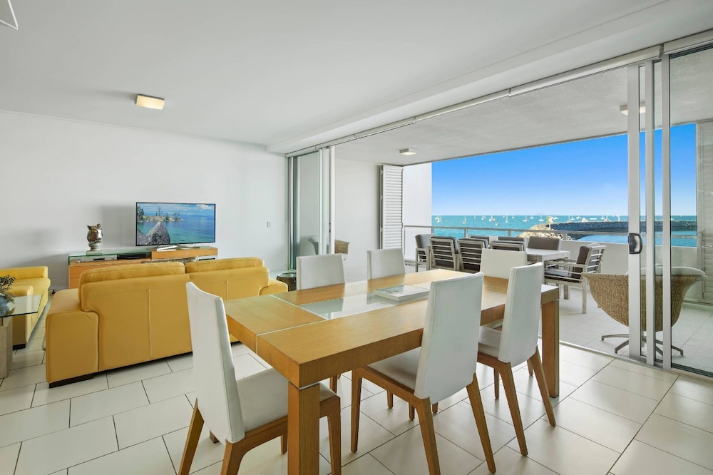 Peninsula Airlie Beach 42/50