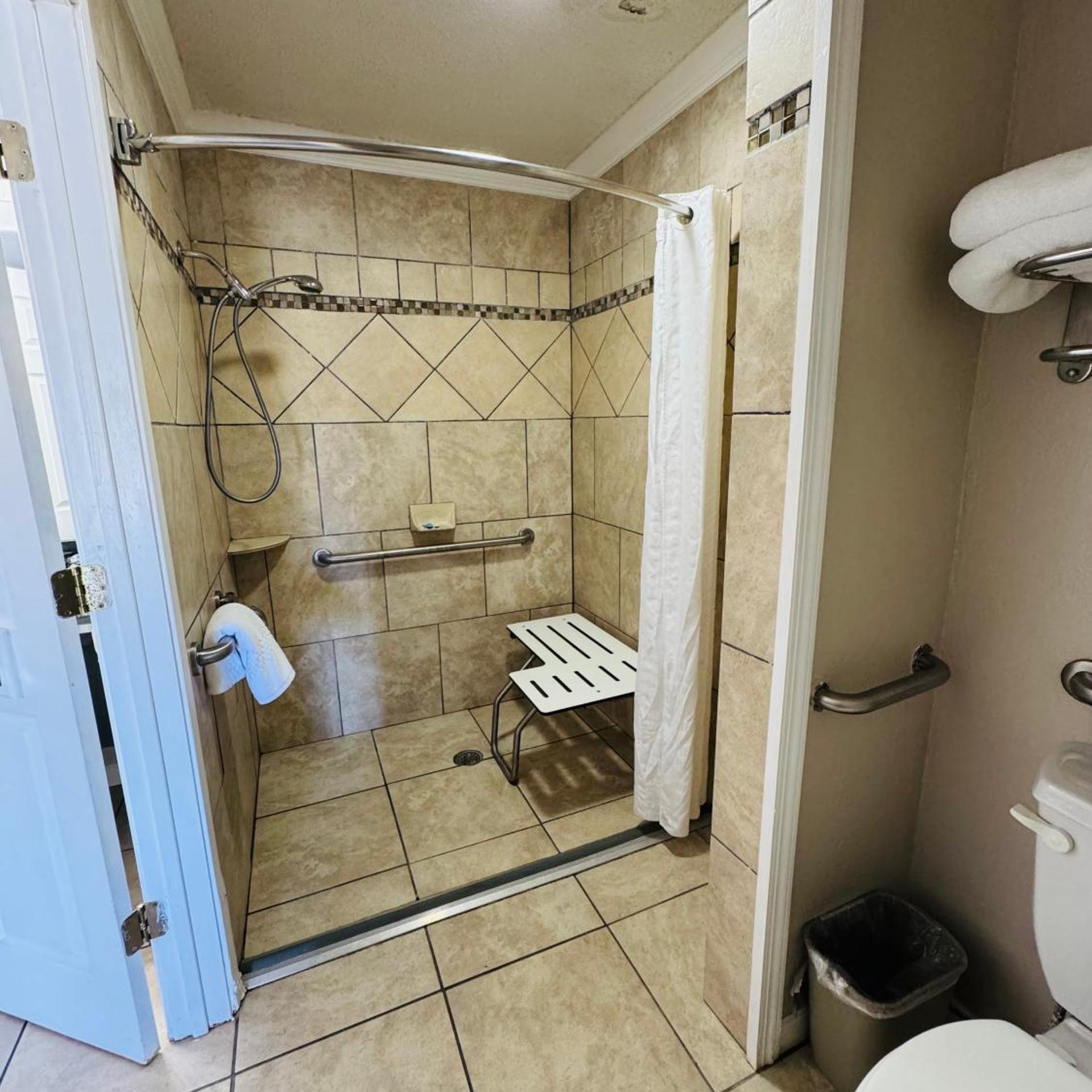 Oak Grove Inn 48/50