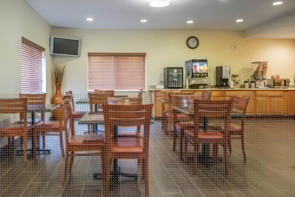 Quality Inn & Suites Bloomington I-55 and I-74 32/39