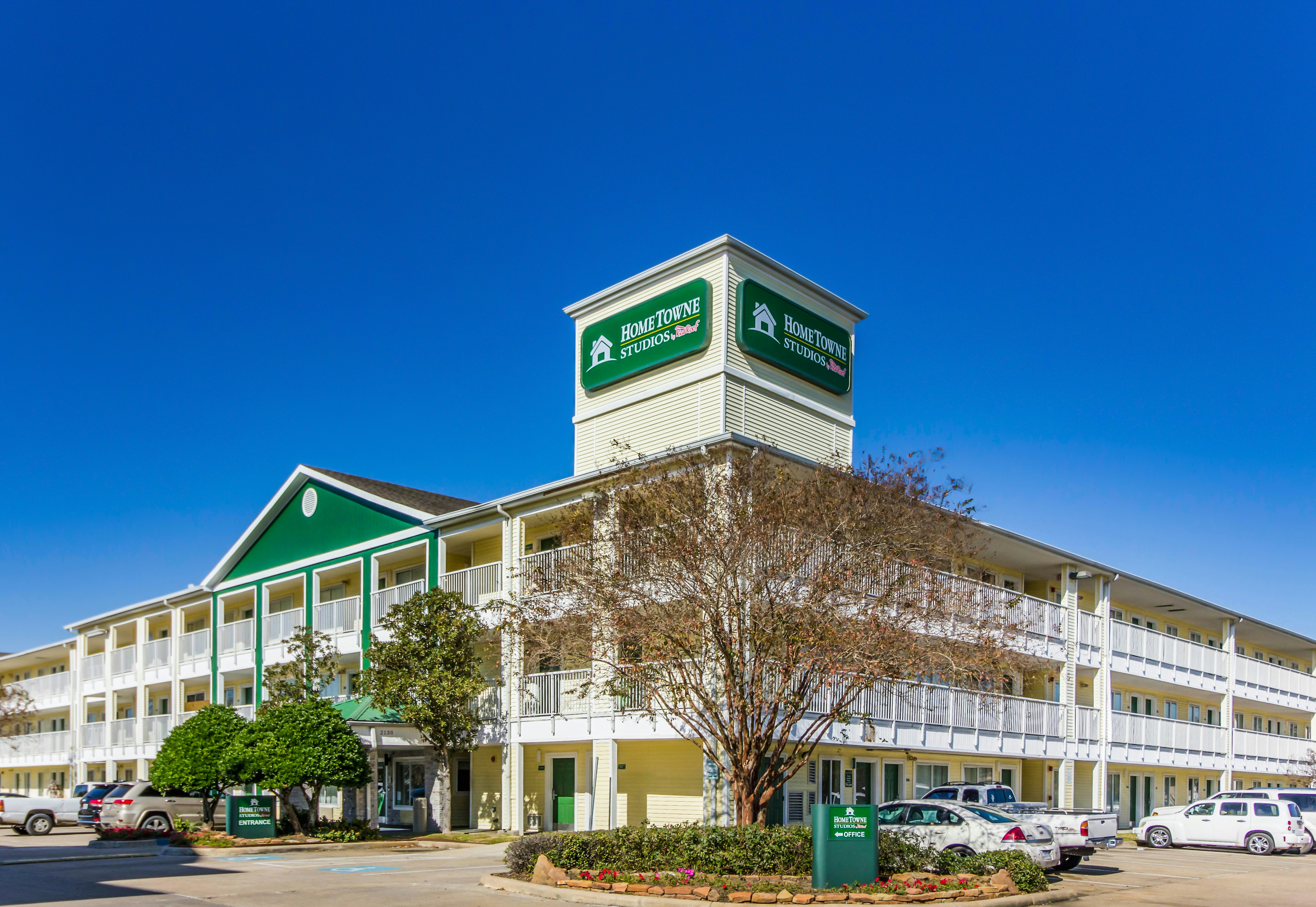 HomeTowne Studios by Red Roof Houston - West Oaks/ Energy Corridor 14/36