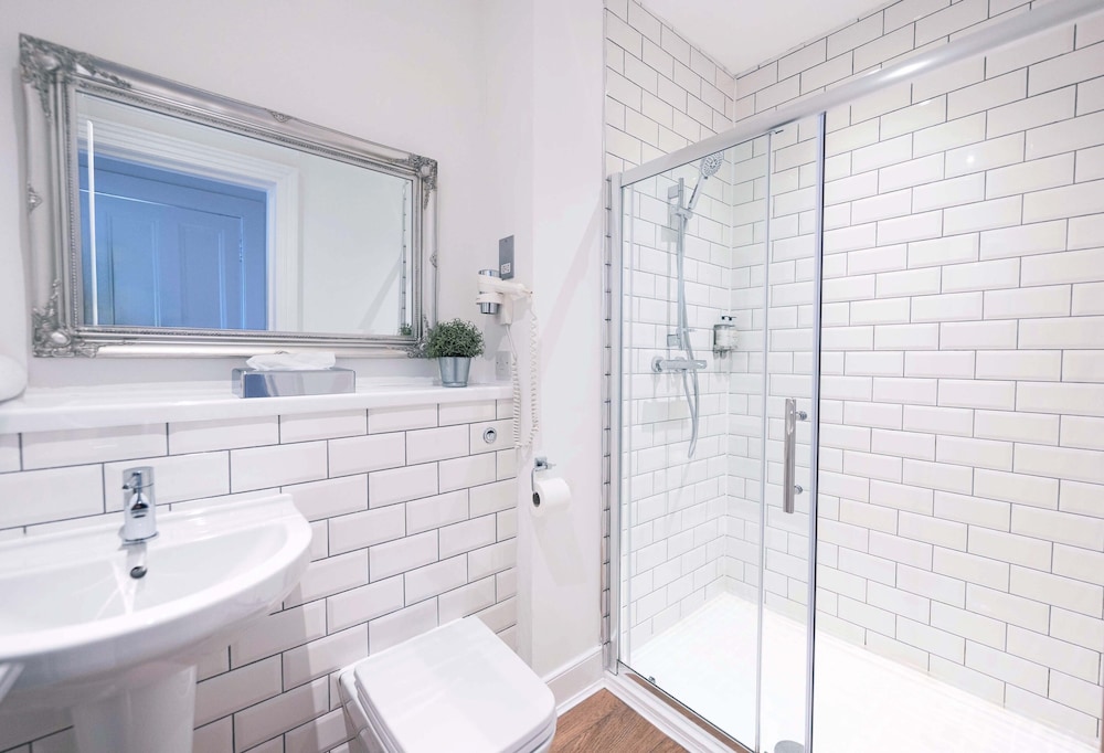 Hanover 71 Suites 34/39