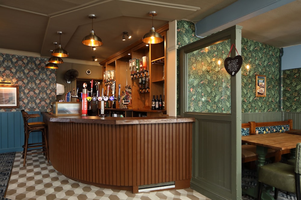 Victoria Hotel 6/40