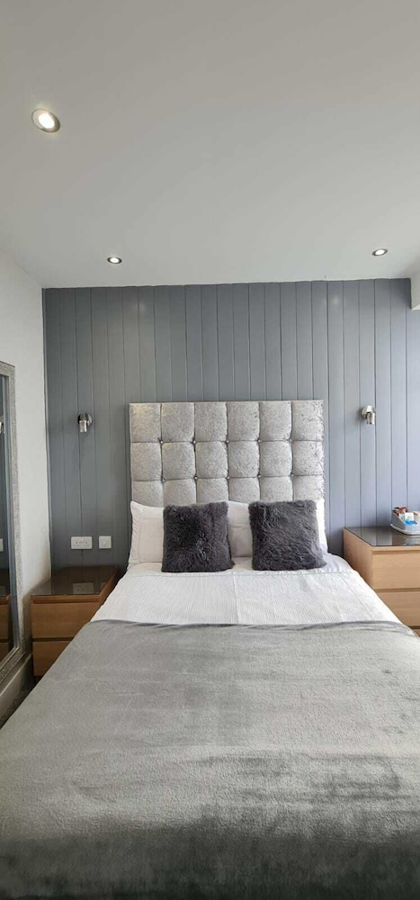 Ocean Bay Hotel 4/50