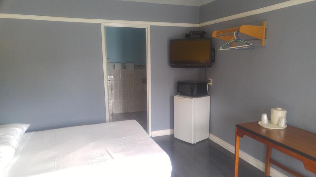 Riviera Motel 16/22