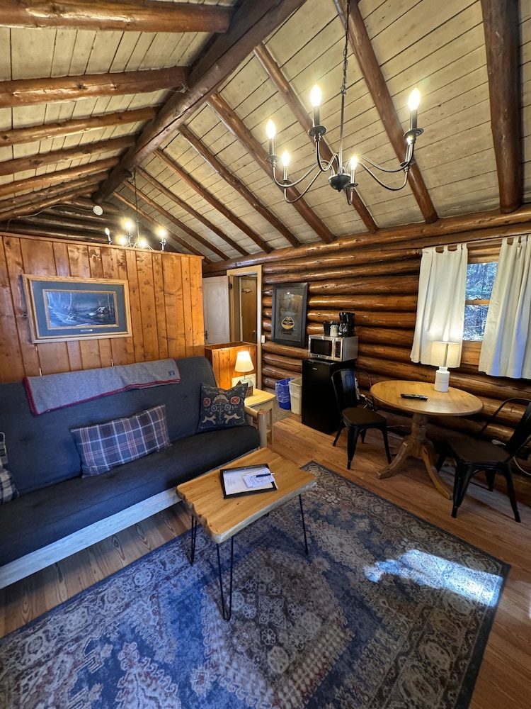 Cascade Lodge 24/50