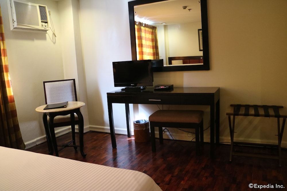 Sugarland Hotel 33/41