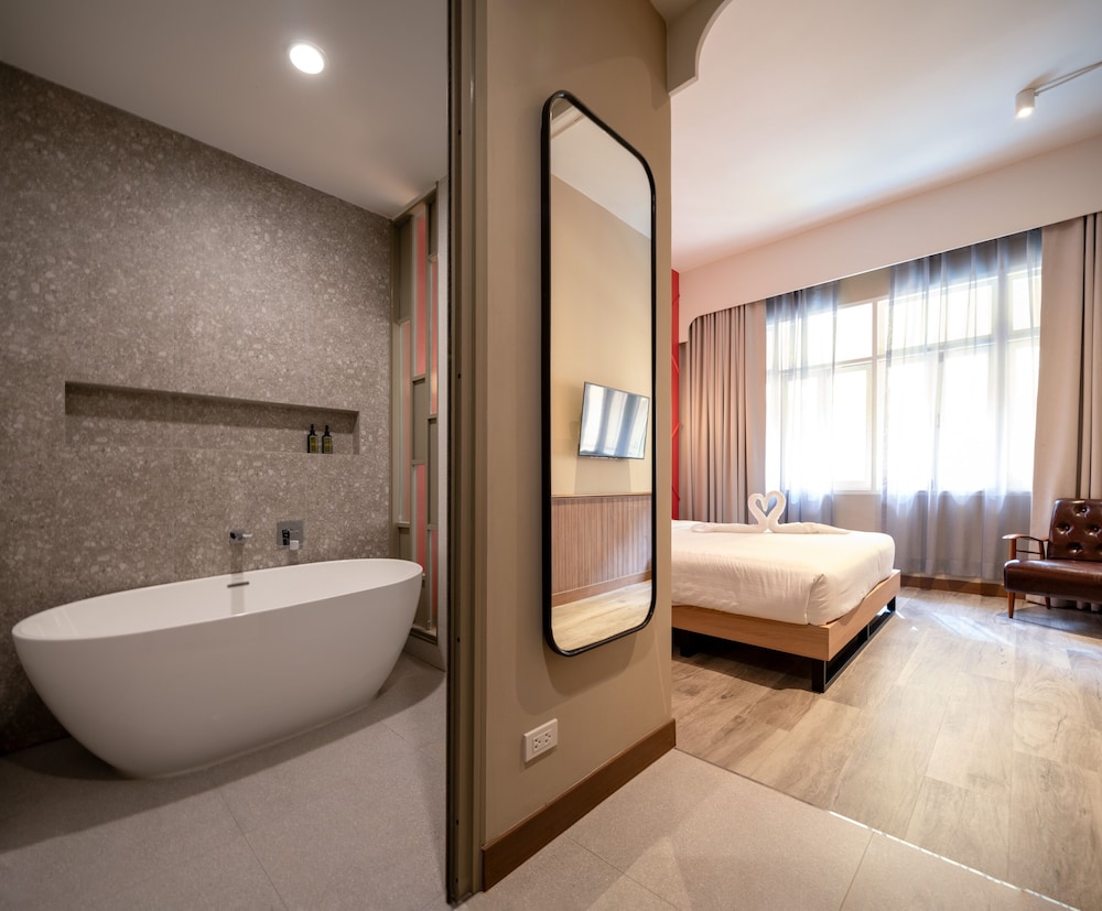 Miami Hotel Bangkok 87/88