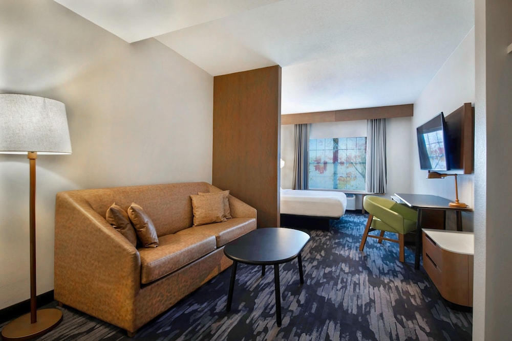 Country Inn and Suites By Carlson, Cortland, NY 30/48