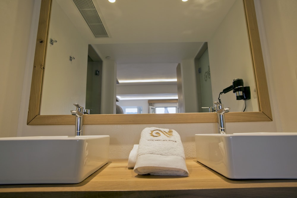 Thalassa Boutique Hotel 49/50