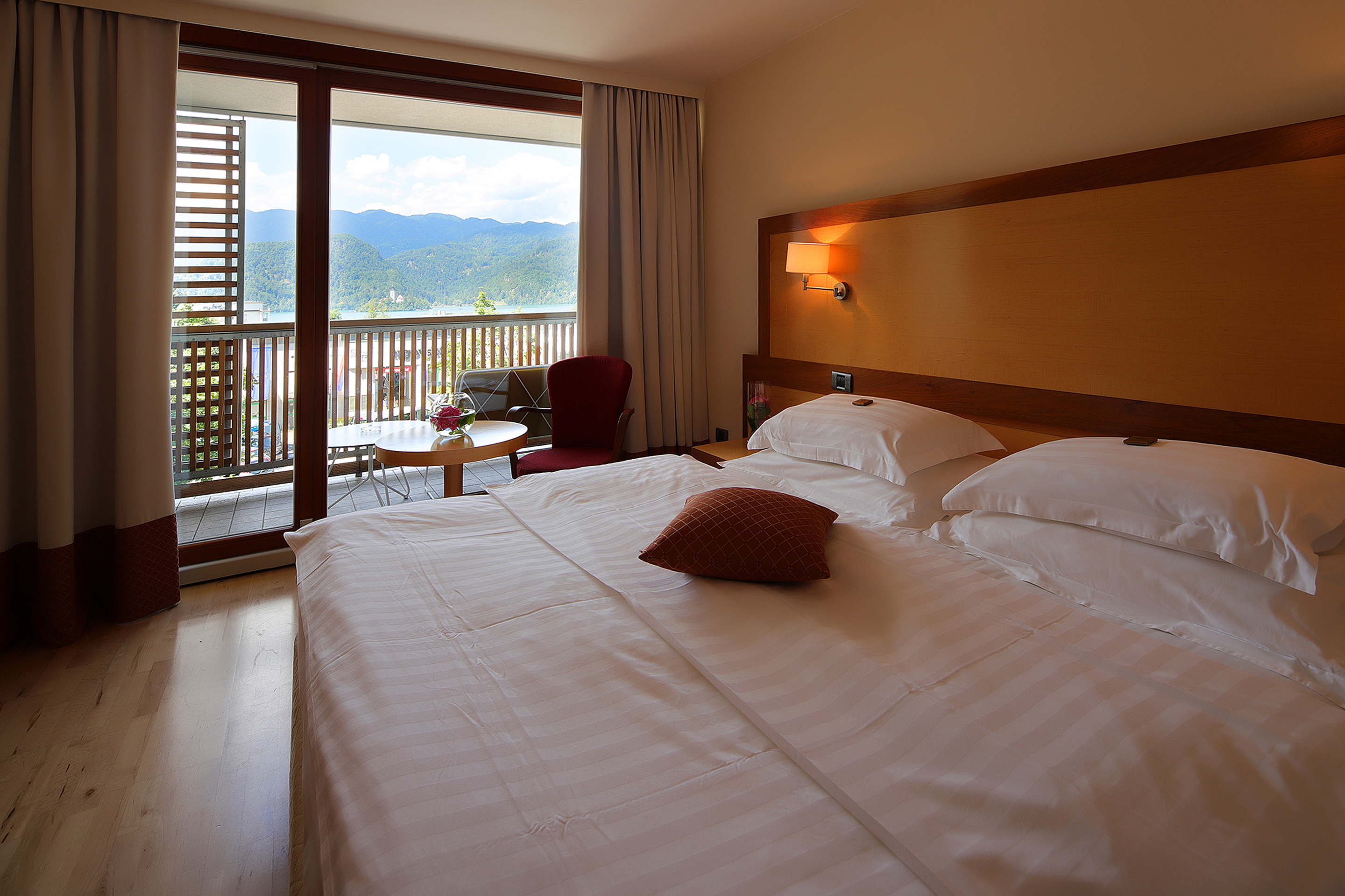 Room, Single, Double Bed, Lake Side