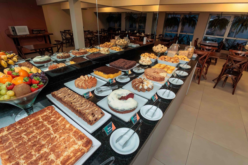 Hotel Evora 48/57