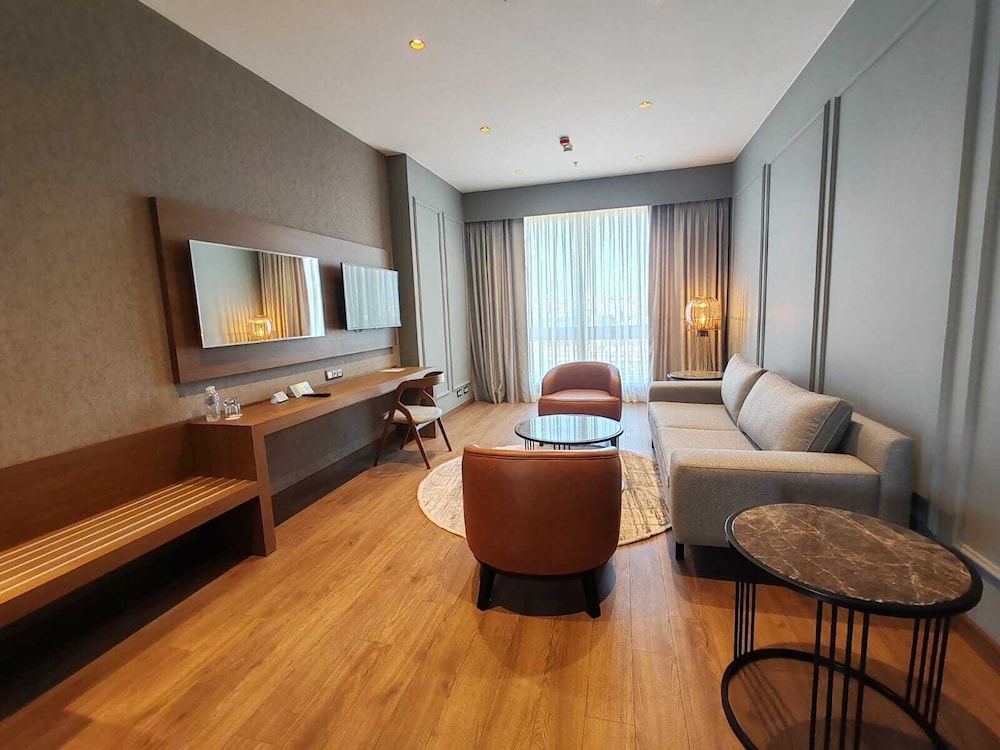 ISG Airport Hotel 20/63