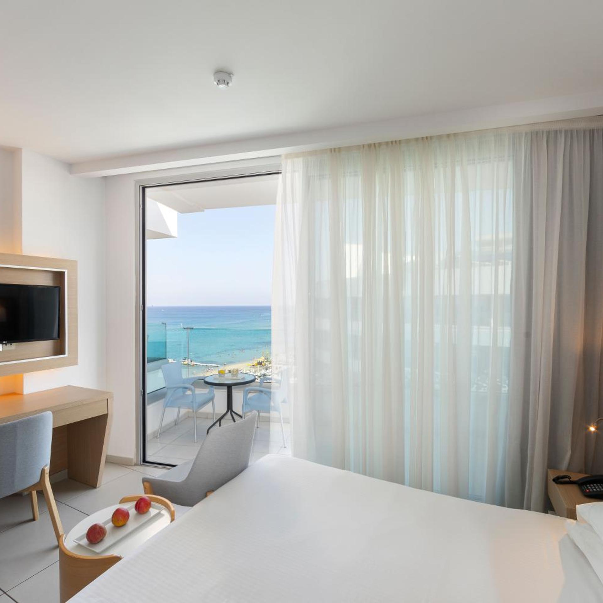 Room, Lateral Side Sea View، Vrissaki Beach Hotel 4/7