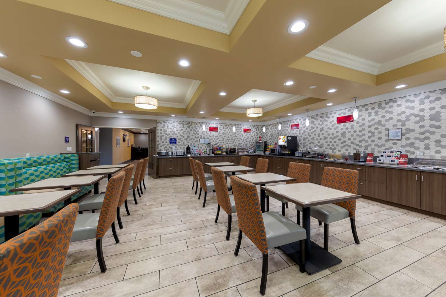 Best Western Plus Wasco Inn & Suites 51/63