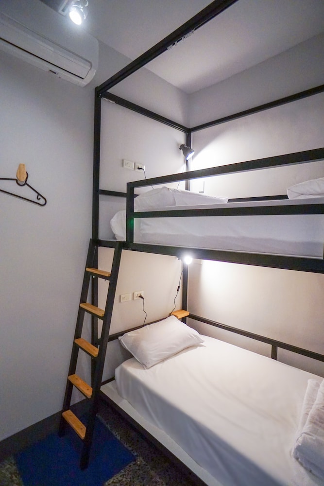 1 BEDROOM, STANDARD, SINGLE, BUNK BED, SHARED BATHROOM