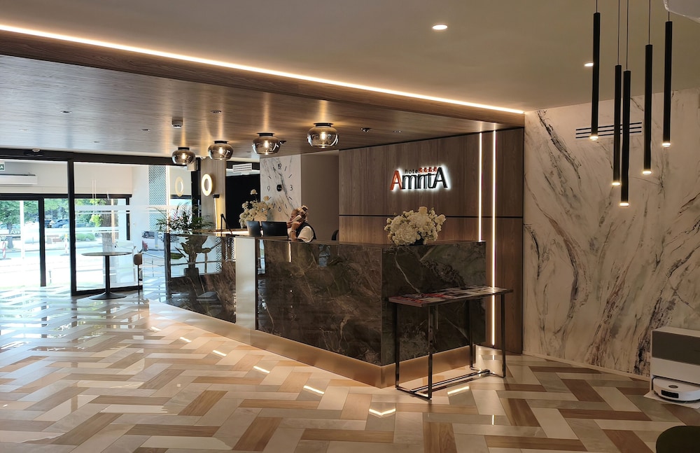 Amrita Hotel 5/67