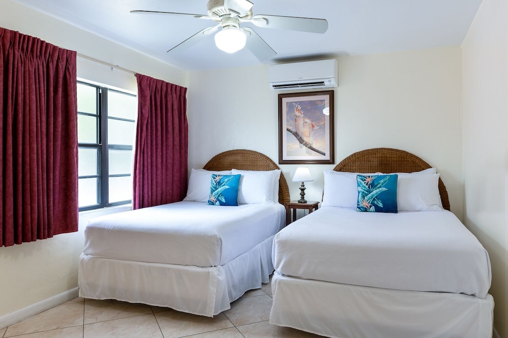 Rock Reef Resort 33/77