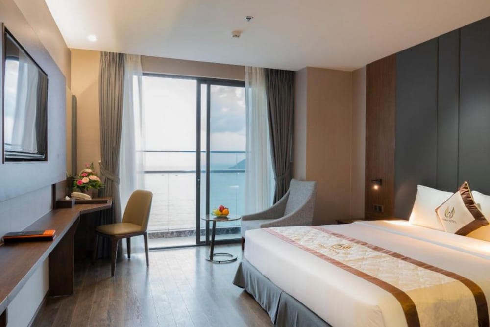 Premier, Queen Bed, Ocean View