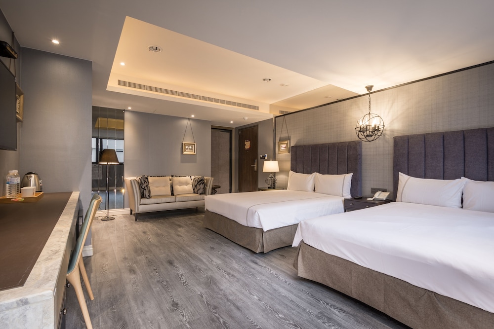 CHECK inn Taichung Wenxin Zhongqing 12/64